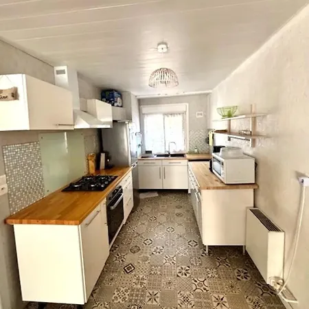 펜션 House Ideally Located In La Rochelle *