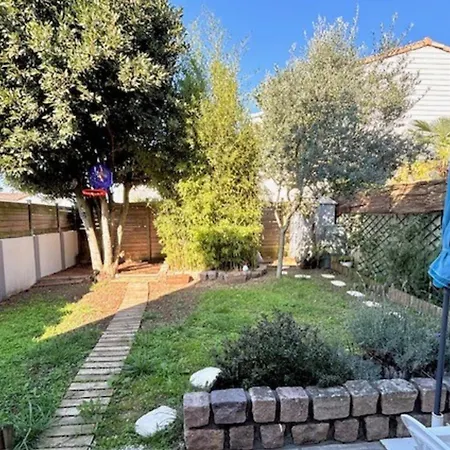 House Ideally Located In بيت للعطل لا روشيل