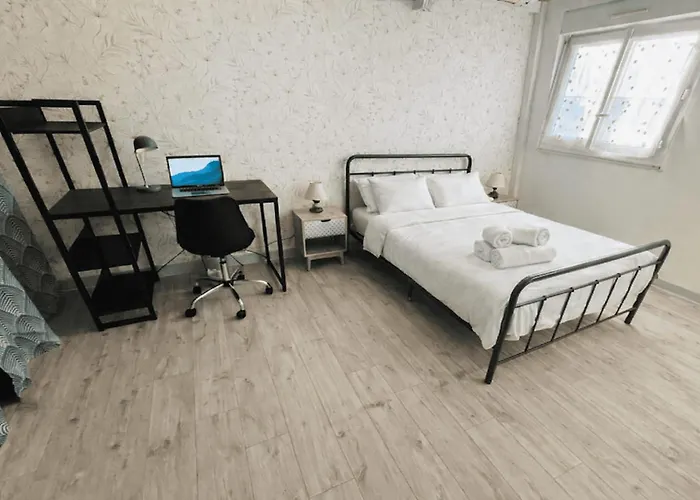 House Ideally Located In La Rochelle בית נופש *